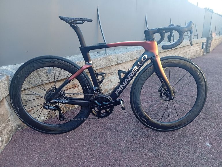 Używany Pinarello DOGMA F DURA ACE Di2 2025 2025 Road & Gravel — zdjęcie 1 z 11