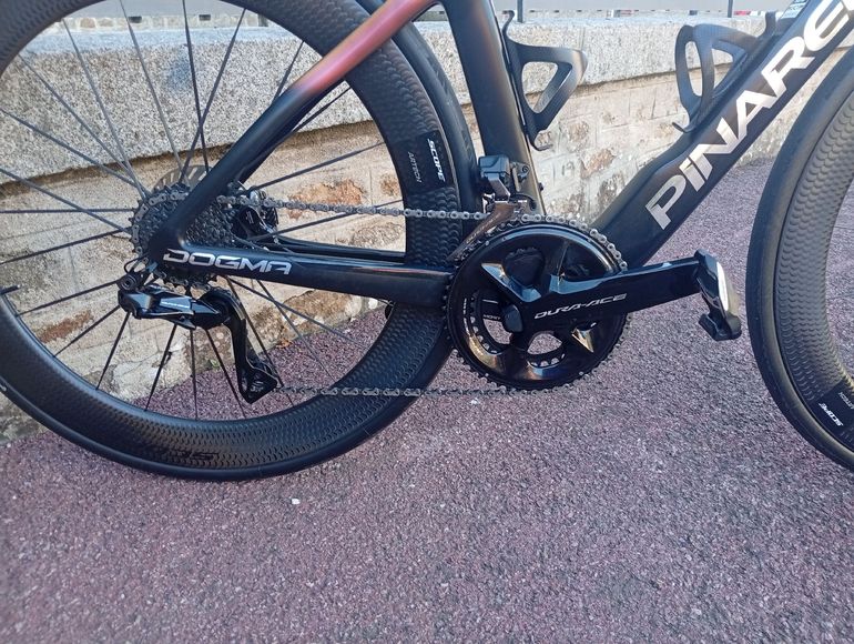 Używany Pinarello DOGMA F DURA ACE Di2 2025 2025 Road & Gravel — zdjęcie 3 z 11