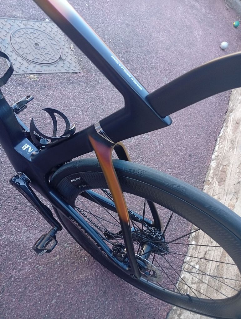 Używany Pinarello DOGMA F DURA ACE Di2 2025 2025 Road & Gravel — zdjęcie 10 z 11