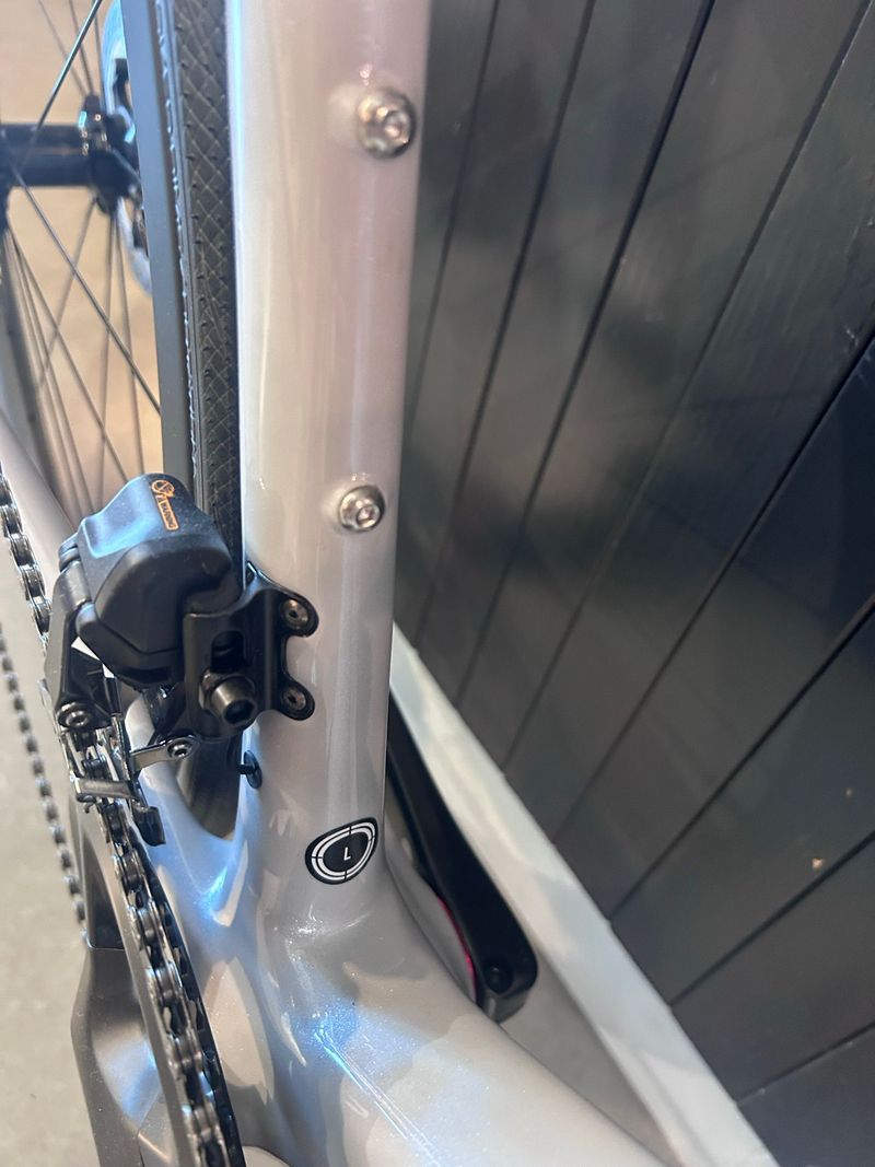 Used Wilier Filante Shimano Ultegra Di2 2026 Road & Gravel, Light Gray — image 7 of 7