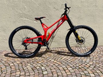 Used Intense M29 PRO 2023 2023 Mountainbike, Red, 29 — image 1 of 4