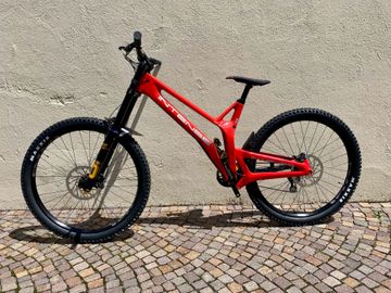 Used Intense M29 PRO 2023 2023 Mountainbike, Red, 29 — image 2 of 4