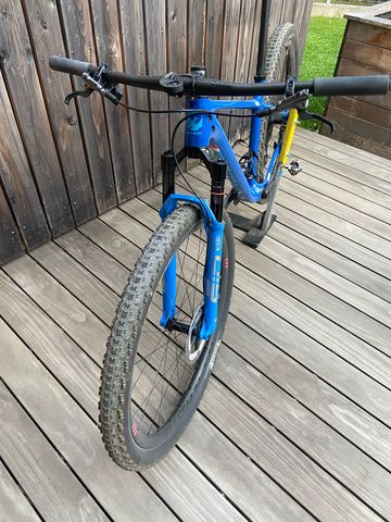 Used Pivot Les SRAM XX1 Eagle 2024 Mountainbike, Blue — image 2 of 9