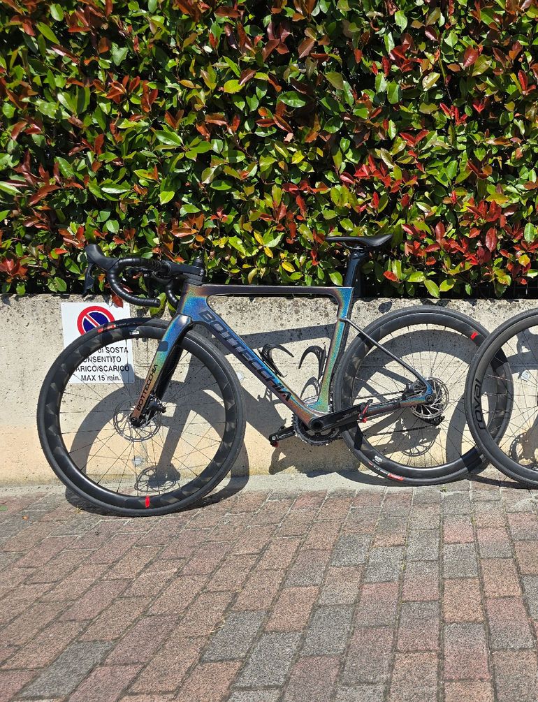 Używany Bottecchia Aerospace SRAM Rival eTap AXS 2023 Road & Gravel — zdjęcie 1 z 8
