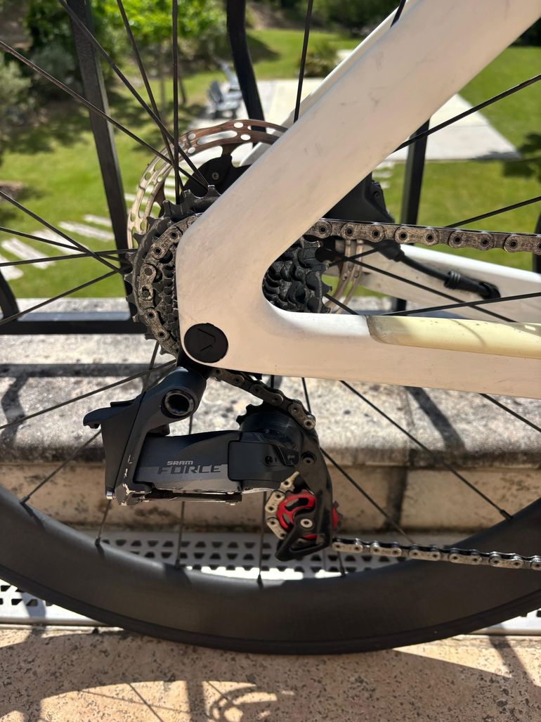 Używany Canyon Aeroad CF SLX 8 Disc eTap 2022 2022 Road & Gravel — zdjęcie 4 z 11