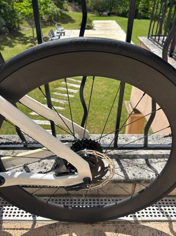 Używany Canyon Aeroad CF SLX 8 Disc eTap 2022 2022 Road & Gravel — zdjęcie 9 z 11