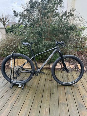 Brugt Orbea Alma M30 En Excellent état En Taille M 2023 MTB