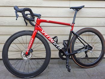 Used Specialized Tarmac SL6 Disc Comp 2021 2021 Road & Gravel, Red — image 3 of 11