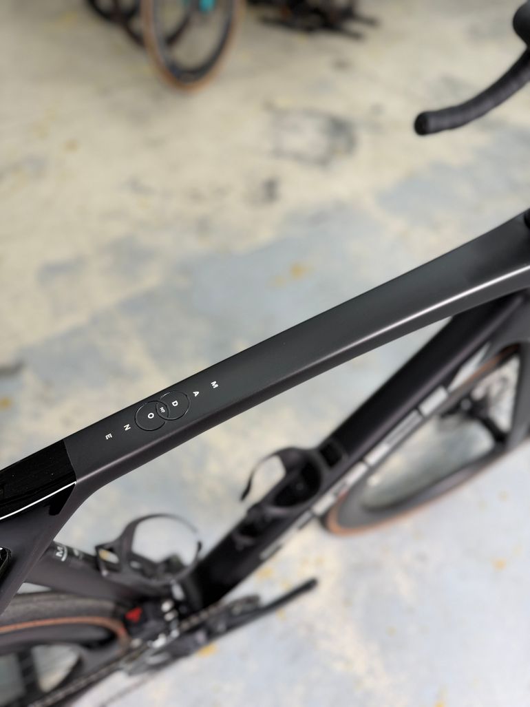 Used Trek Madone SL 6 Gen 8 2025 2025 Road & Gravel, Black — image 18 of 24