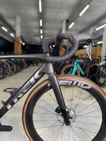 Used Trek Madone SL 6 Gen 8 2025 2025 Road & Gravel, Black — image 8 of 24