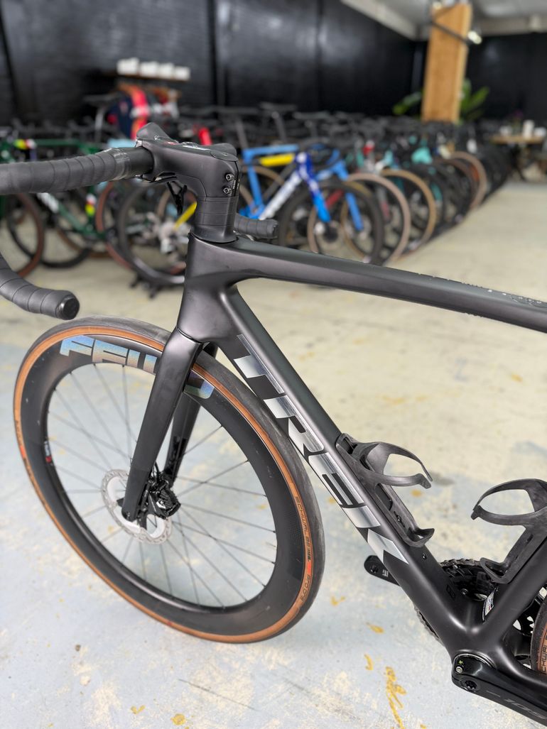 Used Trek Madone SL 6 Gen 8 2025 2025 Road & Gravel, Black — image 23 of 24