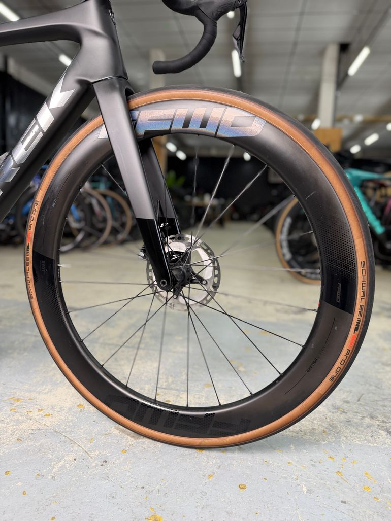 Used Trek Madone SL 6 Gen 8 2025 2025 Road & Gravel, Black — image 4 of 24
