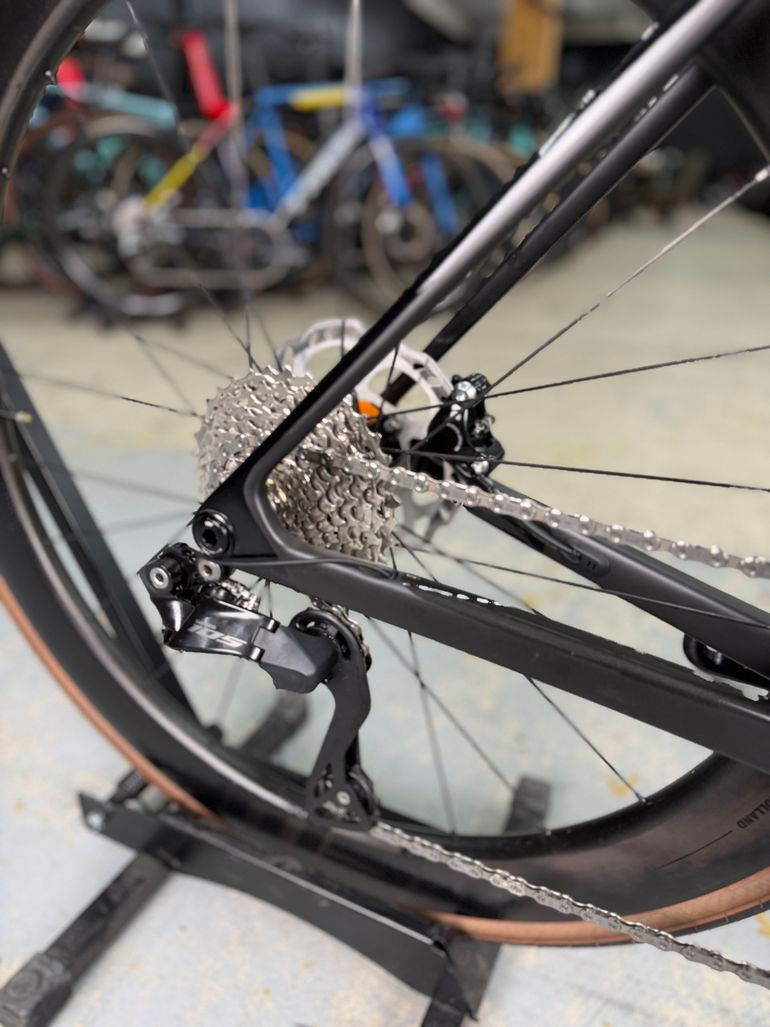 Used Trek Madone SL 6 Gen 8 2025 2025 Road & Gravel, Black — image 12 of 24