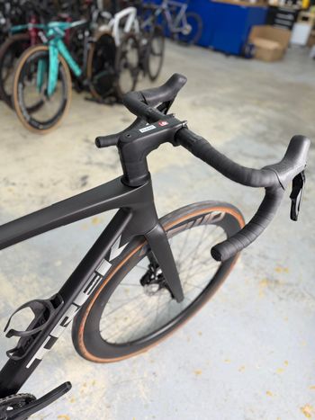 Used Trek Madone SL 6 Gen 8 2025 2025 Road & Gravel, Black — image 9 of 24