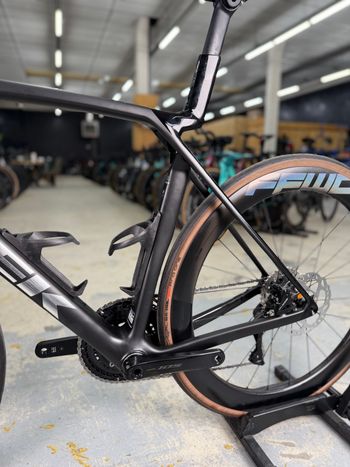 Used Trek Madone SL 6 Gen 8 2025 2025 Road & Gravel, Black — image 24 of 24