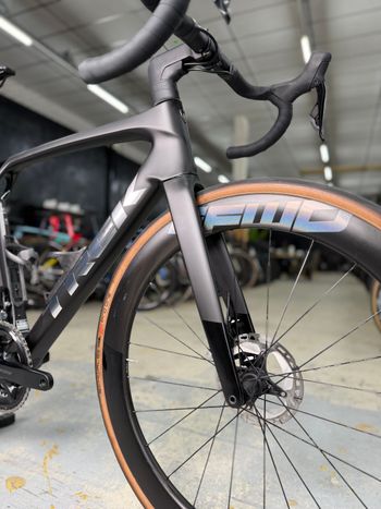 Used Trek Madone SL 6 Gen 8 2025 2025 Road & Gravel, Black — image 5 of 24