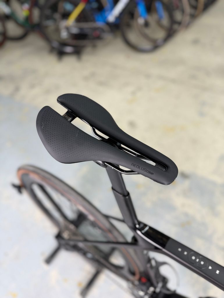 Used Trek Madone SL 6 Gen 8 2025 2025 Road & Gravel, Black — image 19 of 24