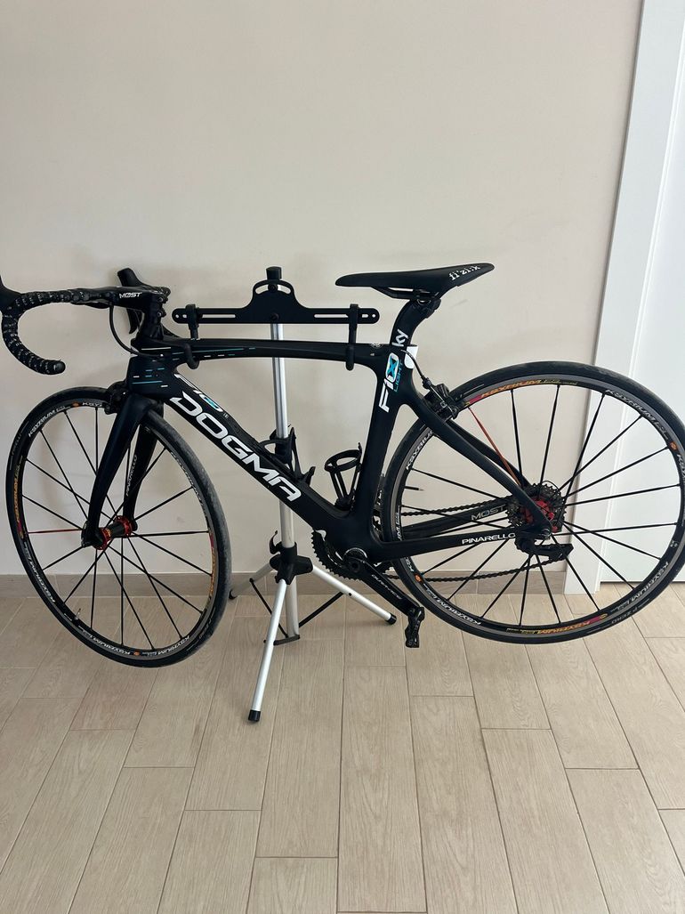 Używany Pinarello DOGMA F10 X-LIGHT 2019 2019 Road & Gravel — zdjęcie 2 z 15