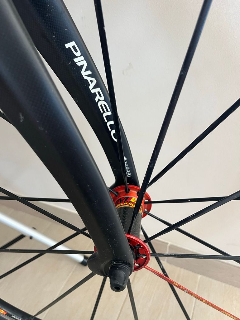Używany Pinarello DOGMA F10 X-LIGHT 2019 2019 Road & Gravel — zdjęcie 10 z 15