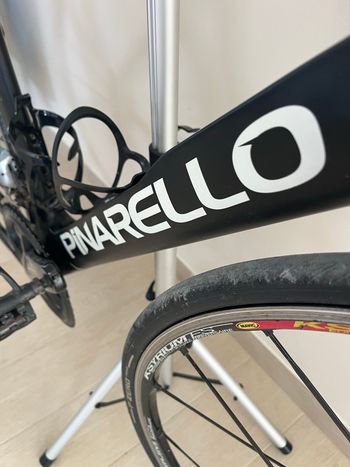 Używany Pinarello DOGMA F10 X-LIGHT 2019 2019 Road & Gravel — zdjęcie 11 z 15