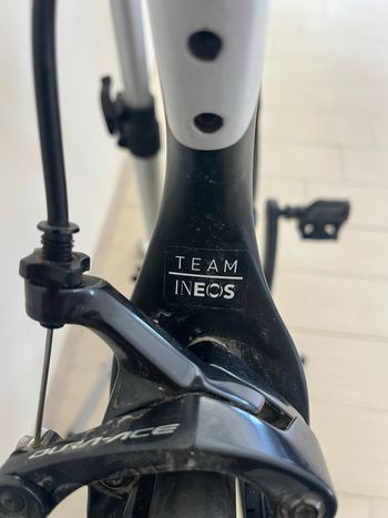 Używany Pinarello DOGMA F10 X-LIGHT 2019 2019 Road & Gravel — zdjęcie 8 z 15
