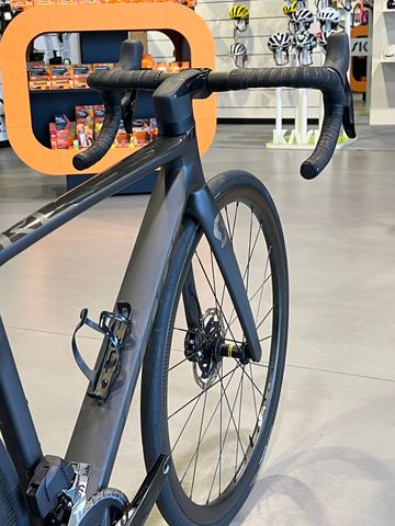 Used Scott Addict SRAM Rival eTap AXS 2022 Road & Gravel, Black — image 2 of 6