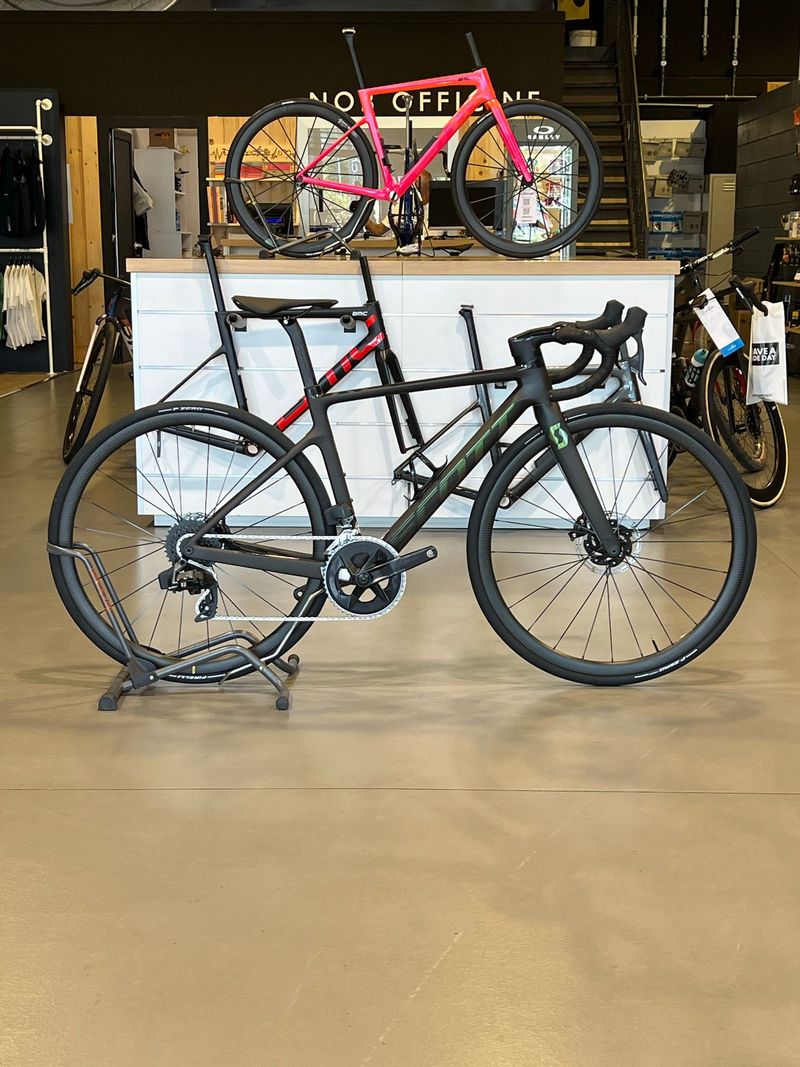 Used Scott Addict SRAM Rival eTap AXS 2022 Road & Gravel