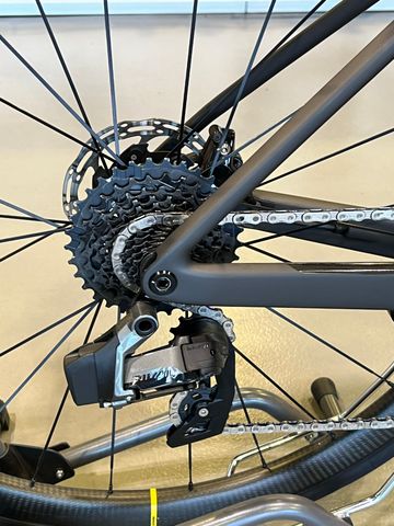Used Scott Addict SRAM Rival eTap AXS 2022 Road & Gravel, Black — image 5 of 6