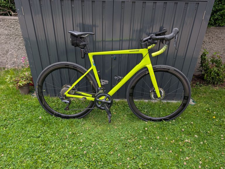 Używany Cannondale SuperSix EVO Carbon Disc 3rd Generation 2022 Road & Gravel — zdjęcie 1 z 14