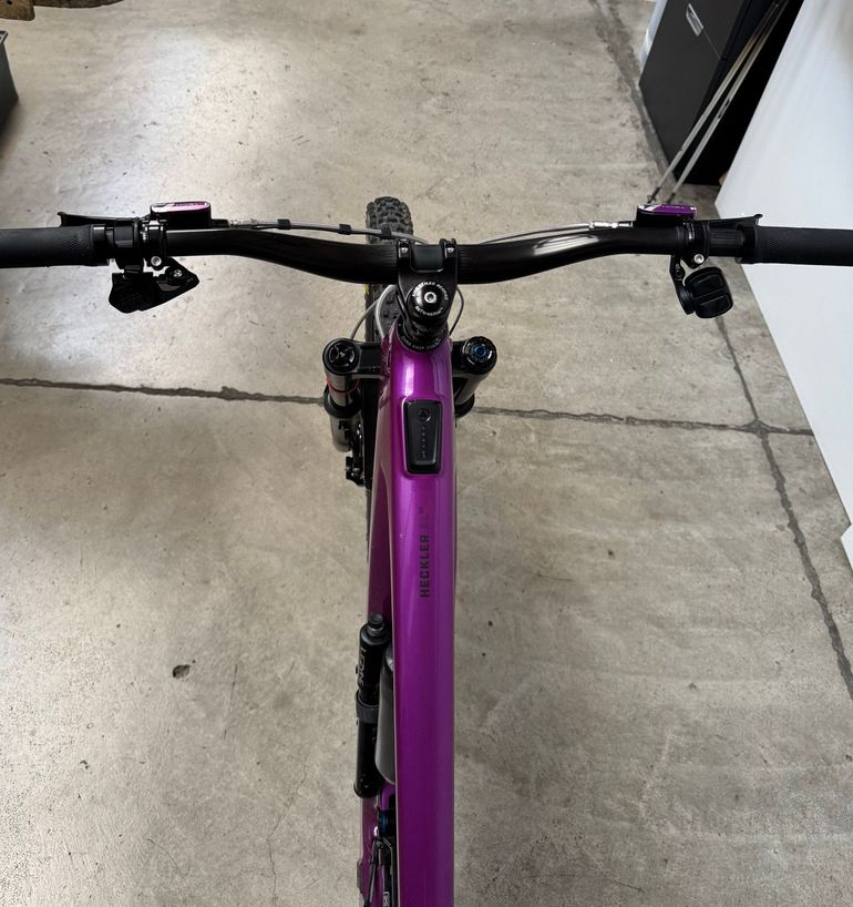 Używany Santa Cruz Heckler SRAM X01 Eagle AXS 2023 Mountainbike — zdjęcie 5 z 5