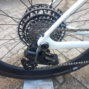 Używany Fondriest Custom SRAM Force eTap AXS 2025 Road & Gravel — zdjęcie 3 z 6