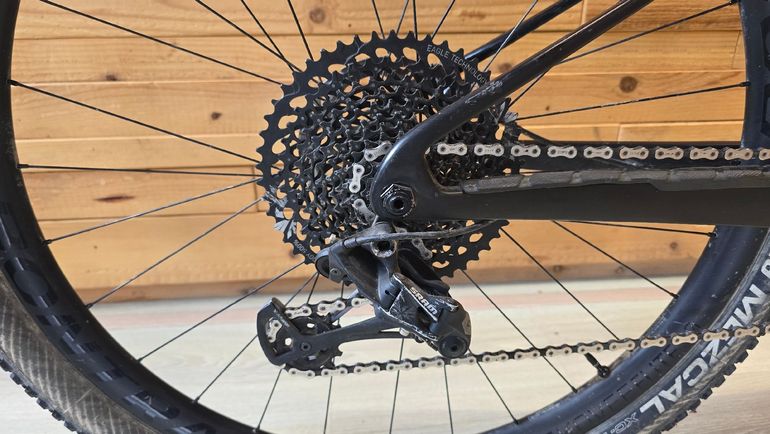 Used Trek Supercaliber 9.8 2020 2020 Mountainbike, Black, 29 — image 5 of 11