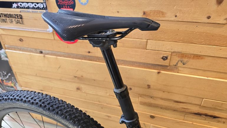 Used Trek Supercaliber 9.8 2020 2020 Mountainbike, Black, 29 — image 6 of 11