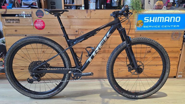 Used Trek Supercaliber 9.8 2020 2020 Mountainbike, Black, 29 — image 1 of 11