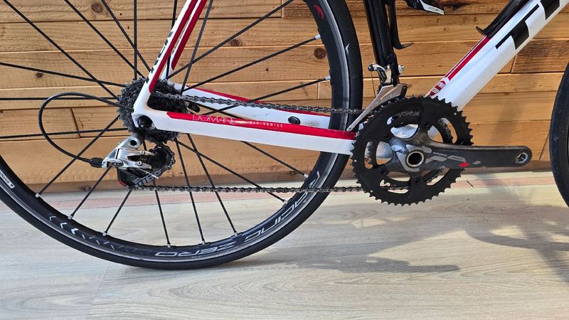 Used Trek Domane S 6 2017 2017 Road & Gravel, White — image 3 of 10