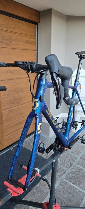 Used Scott Addict 10 disc 2019 2019 Road & Gravel, Blue — image 18 of 26