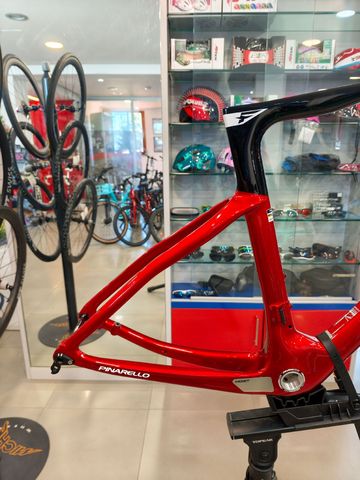 Pinarello Crossista Frameset 2027 Road & Gravel de segunda mano, Rojo — imagen 3 de 4