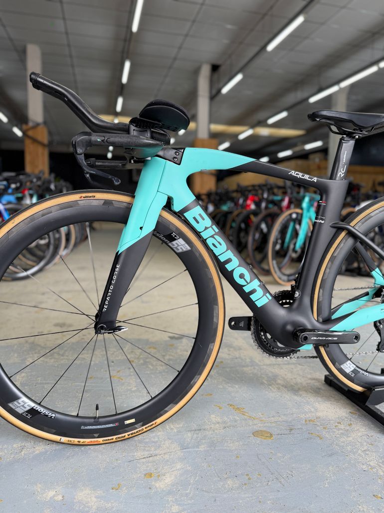 Used Bianchi Aquila CV Dura Ace Di2 Carbon 2024 Road & Gravel, Black — image 17 of 24