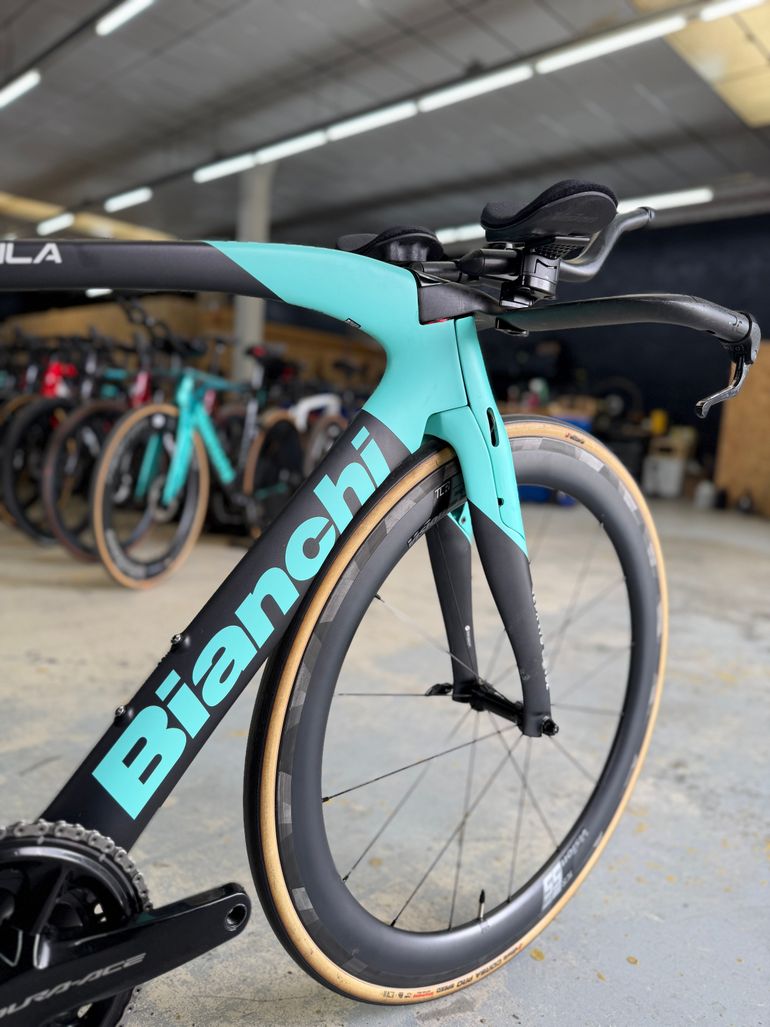 Used Bianchi Aquila CV Dura Ace Di2 Carbon 2024 Road & Gravel, Black — image 8 of 24