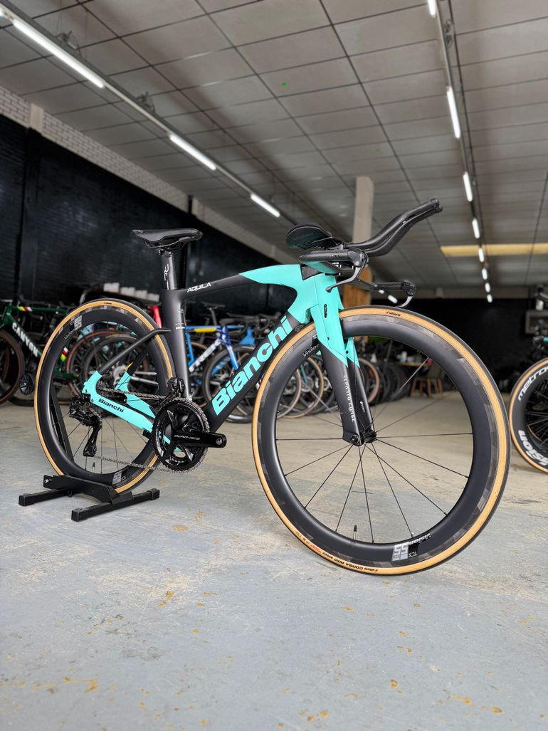 Used Bianchi Aquila CV Dura Ace Di2 Carbon 2024 Road & Gravel, Black — image 2 of 24