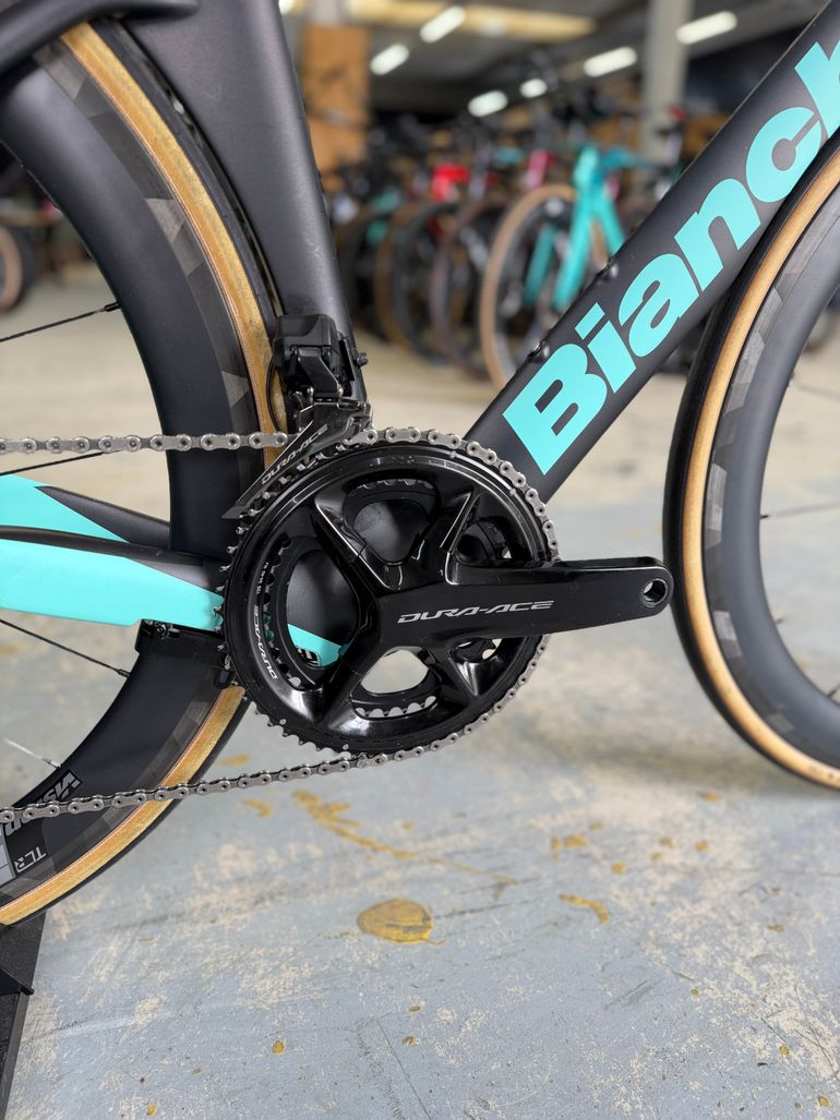 Used Bianchi Aquila CV Dura Ace Di2 Carbon 2024 Road & Gravel, Black — image 11 of 24