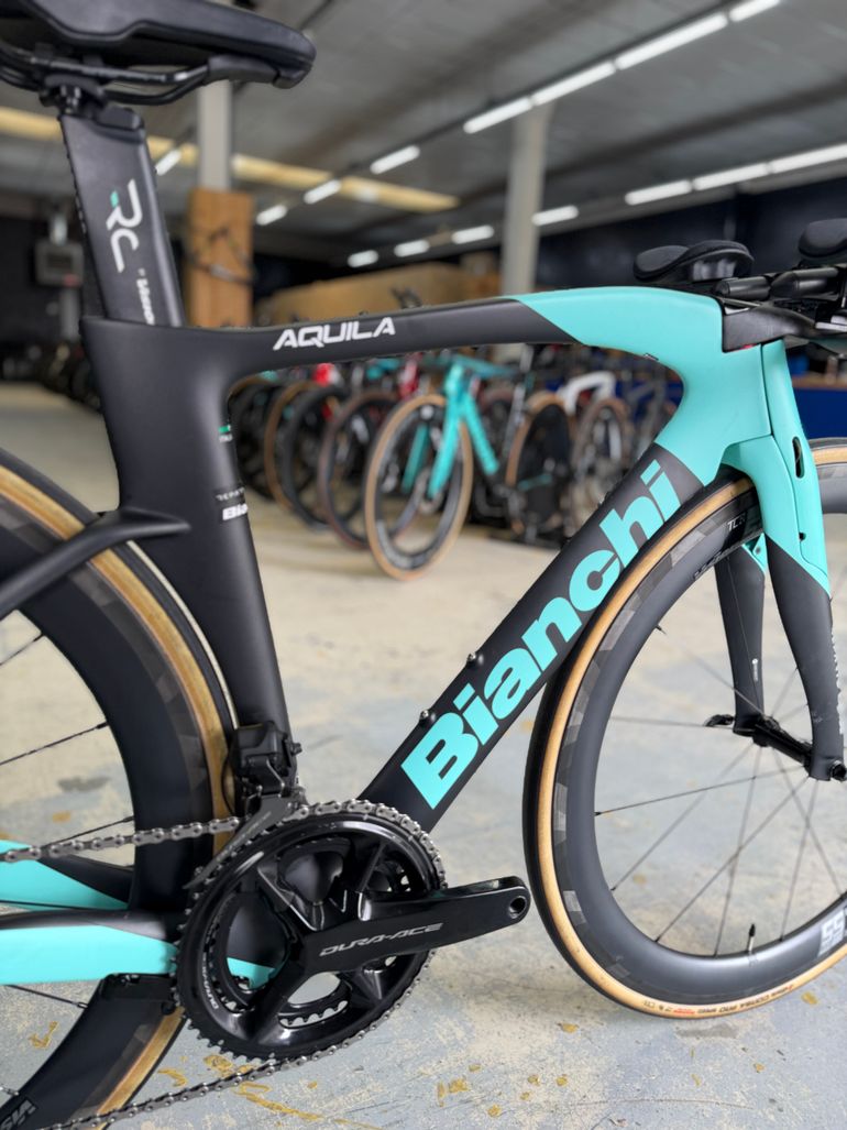 Used Bianchi Aquila CV Dura Ace Di2 Carbon 2024 Road & Gravel, Black — image 12 of 24