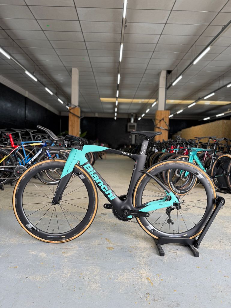 Used Bianchi Aquila CV Dura Ace Di2 Carbon 2024 Road & Gravel, Black — image 16 of 24