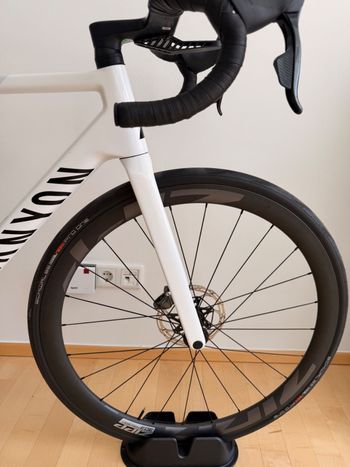 Używany Canyon Ultimate CF SLX 8 AXS 2024 Road & Gravel — zdjęcie 4 z 6