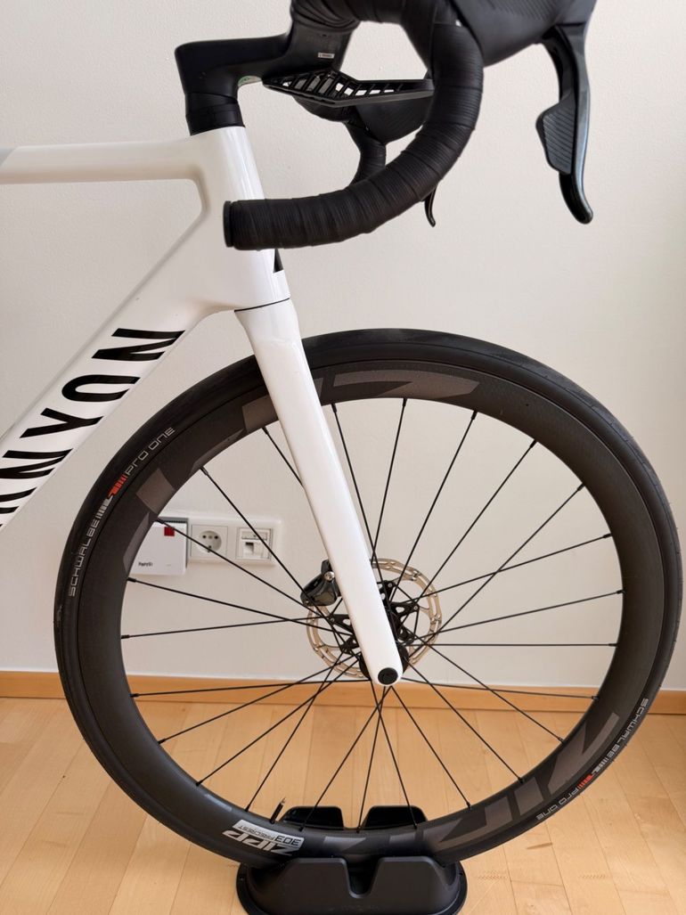 Używany Canyon Ultimate CF SLX 8 AXS 2024 Road & Gravel — zdjęcie 4 z 6