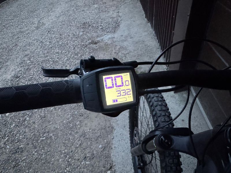 Tweedehands Trek Powerfly FS 7 Plus 2019 2019 Mountainbike — afbeelding 5 van 8