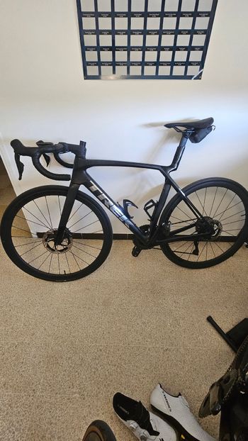 Used Trek Madone SL 6 Gen 8 2025 2025 Road & Gravel, Black — image 2 of 5