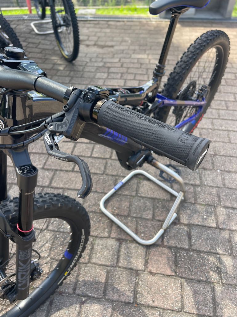 Used Yamaha YDX-Moro 07 2024 2024 Mountainbike, Blue, 27.5 (650B) — image 4 of 7