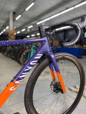 Używany Canyon Ultimate CF SLX 9 WMN Disc eTap 2021 2021 Road & Gravel — zdjęcie 8 z 24
