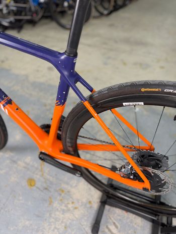 Używany Canyon Ultimate CF SLX 9 WMN Disc eTap 2021 2021 Road & Gravel — zdjęcie 22 z 24